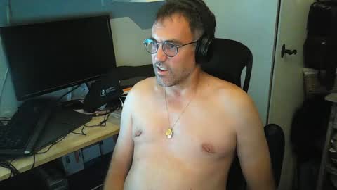 Snapshot of kelvin06133 chatting on 06/19/26, 10:35 kelvin06133 online show from 06/19/26, 10:35