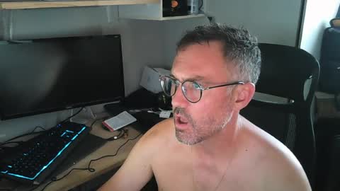 Snapshot of kelvin06133 chatting on 07/06/26, 12:35 kelvin06133 online show from 07/06/26, 12:35