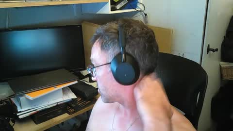 Snapshot of kelvin06133 chatting on 07/27/26, 09:55 kelvin06133 online show from 07/27/26, 09:55