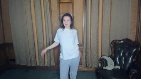 Snapshot of kemberlyrobeza chatting on 05/15/26, 07:43 Lina online show from 05/15/26, 07:43