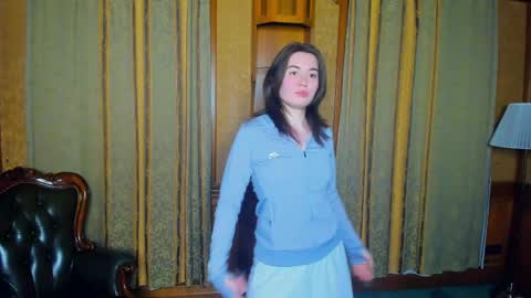 Snapshot of kemberlyrobeza chatting on 05/17/26, 07:54 Lina online show from 05/17/26, 07:54