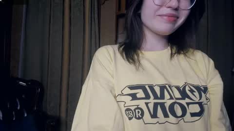 Snapshot of kemberlyrobeza chatting on 05/19/26, 09:10 Lina online show from 05/19/26, 09:10