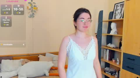 Snapshot of kemberlyrobeza chatting on 06/08/26, 01:28 Lina online show from 06/08/26, 01:28