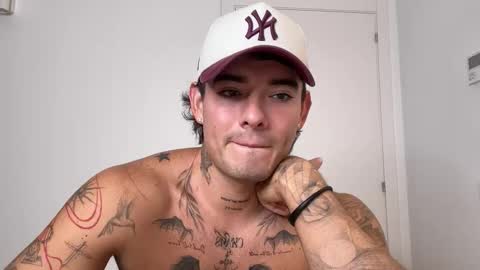 luis carlos esteban online show from 10/19/25, 04:51