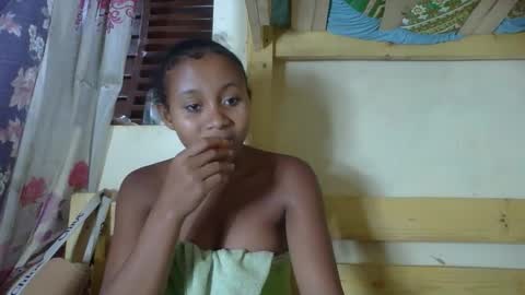 Snapshot of kenchy93 chatting on 10/04/25, 03:21 Kenchy online show from 10/04/25, 03:21