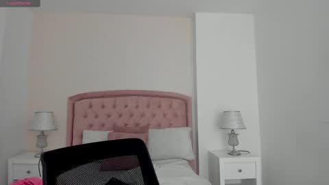 Kendall online show from 10/27/25, 05:44