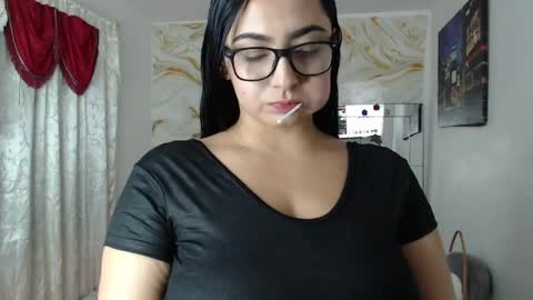 Snapshot of kendall_morry chatting on 04/18/26, 06:28 kendall online show from 04/18/26, 06:28