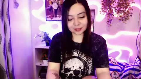 Snapshot of kendall_snow chatting on 07/01/26, 04:29 kendall_snow online show from 07/01/26, 04:29