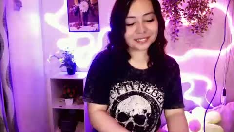Snapshot of kendall_snow chatting on 07/04/26, 11:00 kendall_snow online show from 07/04/26, 11:00