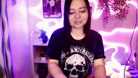 Snapshot of kendall_snow chatting on 07/07/26, 07:18 kendall_snow online show from 07/07/26, 07:18