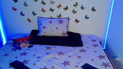 kendallgil online show from 01/08/25, 04:23