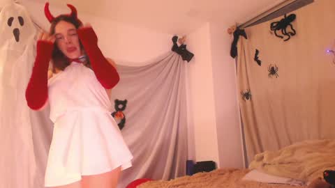 Snapshot of kendalltyler chatting on 10/17/25, 11:18 kendall online show from 10/17/25, 11:18