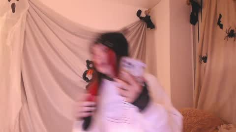 Snapshot of kendalltyler chatting on 10/26/25, 12:27 kendall online show from 10/26/25, 12:27