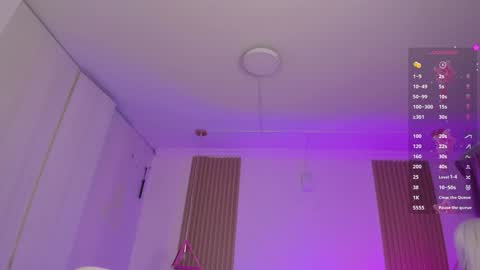 Snapshot of kendallwett chatting on 11/07/25, 08:31 Kendall online show from 11/07/25, 08:31