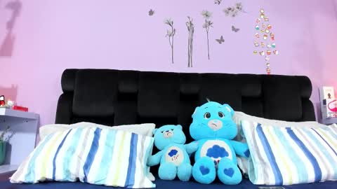 Snapshot of kendallwings chatting on 12/16/25, 12:15 kendallwings online show from 12/16/25, 12:15