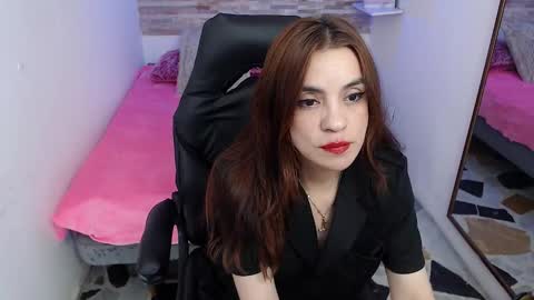 Kendall  online show from 10/14/25, 07:58