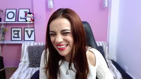 Snapshot of kendallwood_ chatting on 11/18/25, 08:57 Kendall online show from 11/18/25, 08:57