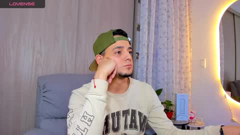 Snapshot of kendel_dimitri chatting on 09/19/25, 02:57 kendel_dimitri online show from 09/19/25, 02:57