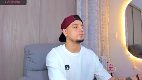 Snapshot of kendel_dimitri chatting on 10/02/25, 05:14 kendel_dimitri online show from 10/02/25, 05:14