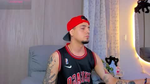 Snapshot of kendel_dimitri chatting on 10/18/25, 12:13 kendel_dimitri online show from 10/18/25, 12:13