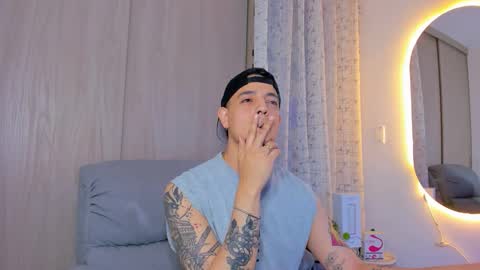 Snapshot of kendel_dimitri chatting on 11/04/25, 02:32 kendel_dimitri online show from 11/04/25, 02:32