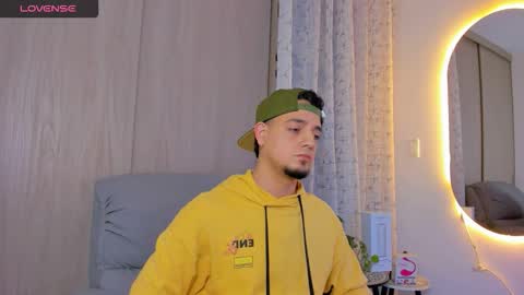 Snapshot of kendel_dimitri chatting on 11/05/25, 04:56 kendel_dimitri online show from 11/05/25, 04:56