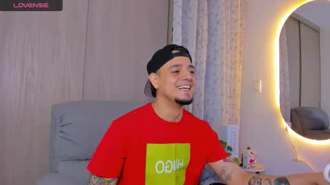 Snapshot of kendel_dimitri chatting on 11/14/25, 12:42 kendel_dimitri online show from 11/14/25, 12:42