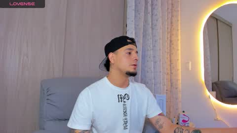 Snapshot of kendel_dimitri chatting on 11/15/25, 08:11 kendel_dimitri online show from 11/15/25, 08:11