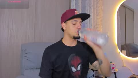 Snapshot of kendel_dimitri chatting on 11/23/25, 02:55 kendel_dimitri online show from 11/23/25, 02:55