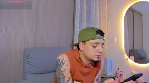 Snapshot of kendel_dimitri chatting on 11/24/25, 01:49 kendel_dimitri online show from 11/24/25, 01:49