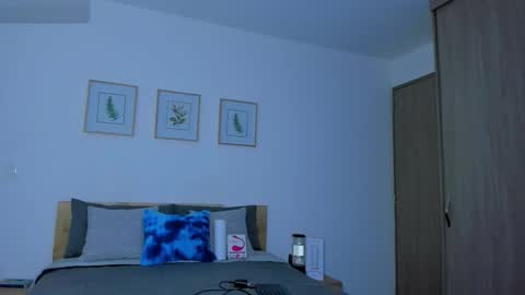 Snapshot of kendel_dimitri chatting on 11/26/25, 09:21 kendel_dimitri online show from 11/26/25, 09:21