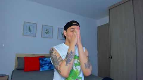 Snapshot of kendel_dimitri chatting on 12/03/25, 03:03 kendel_dimitri online show from 12/03/25, 03:03