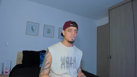 Snapshot of kendel_dimitri chatting on 12/17/25, 03:34 kendel_dimitri online show from 12/17/25, 03:34