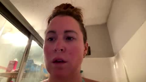 Snapshot of kendra34dd chatting on 10/25/25, 12:40 kendra34dd online show from 10/25/25, 12:40