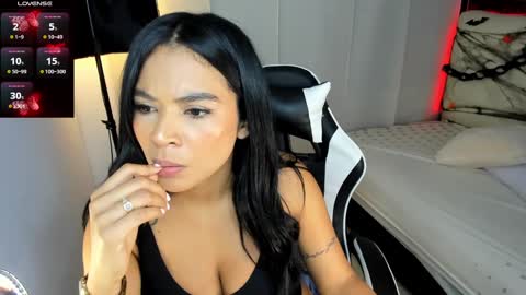 Snapshot of kendra_ainhoa chatting on 10/26/25, 09:42 kendra_ainhoa online show from 10/26/25, 09:42