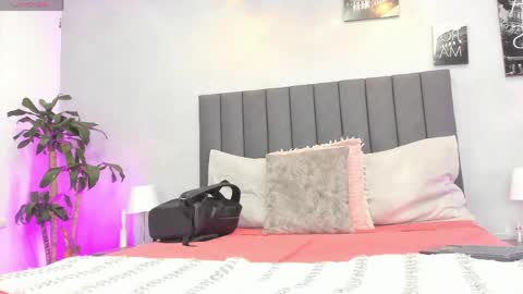 Kendra London online show from 05/13/26, 11:29