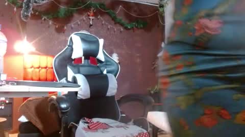 Snapshot of kendra_lust_69 chatting on 12/14/25, 08:24 kendra_lust_69 online show from 12/14/25, 08:24