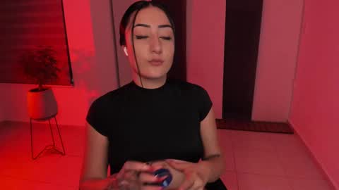 Snapshot of kendra_scoth chatting on 09/19/25, 12:23 Kendra Scoth online show from 09/19/25, 12:23