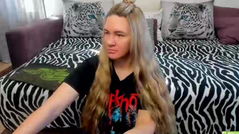Snapshot of kendra_xx_ chatting on 09/09/25, 01:49 Kendra online show from 09/09/25, 01:49