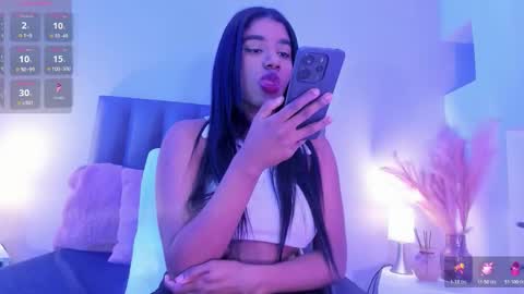 kendrachavez_ online show from 11/20/25, 10:31