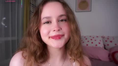 Snapshot of kendraedger chatting on 05/17/26, 10:39 Kira online show from 05/17/26, 10:39