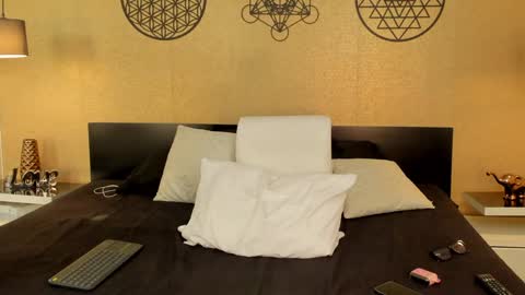 KENDRA online show from 01/12/25, 06:49