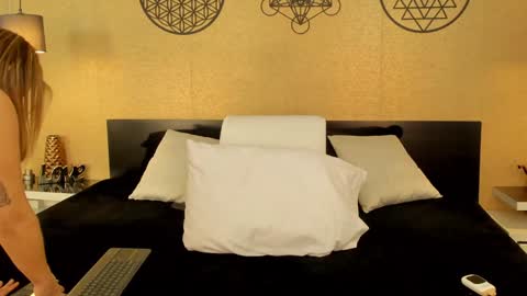 KENDRA online show from 01/25/25, 04:34