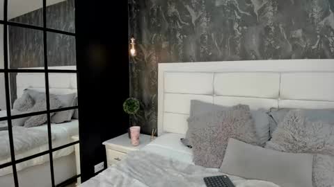 KENDRA online show from 03/12/25, 09:03