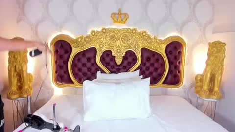 Kendral  online show from 10/22/25, 04:35