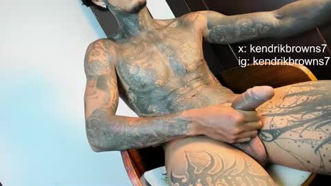 Snapshot of kendrik_brown chatting on 11/26/25, 12:33 kendrick brown online show from 11/26/25, 12:33