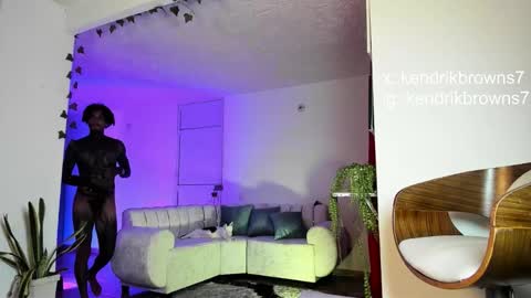 Snapshot of kendrik_brown chatting on 11/28/25, 03:42 kendrick brown online show from 11/28/25, 03:42