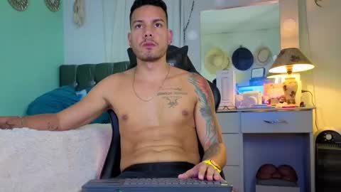 Snapshot of kenfenty chatting on 10/10/25, 01:04 Chriss Morales online show from 10/10/25, 01:04