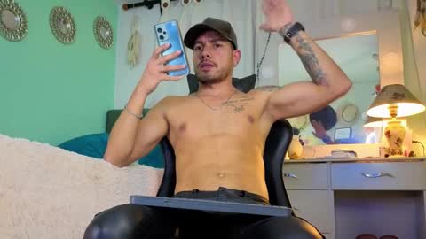 Snapshot of kenfenty chatting on 10/16/25, 02:23 Chriss Morales online show from 10/16/25, 02:23