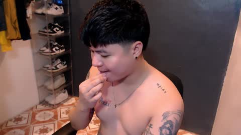 Snapshot of kenhotline911 chatting on 01/03/25, 04:48 ken online show from 01/03/25, 04:48